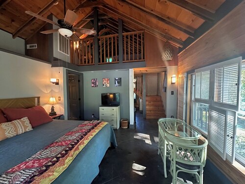 Cute studio with loft in charming Trussville