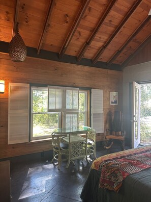 1 bedroom, iron/ironing board, internet, bed sheets - Cute studio with loft in charming Trussville (Trussville)