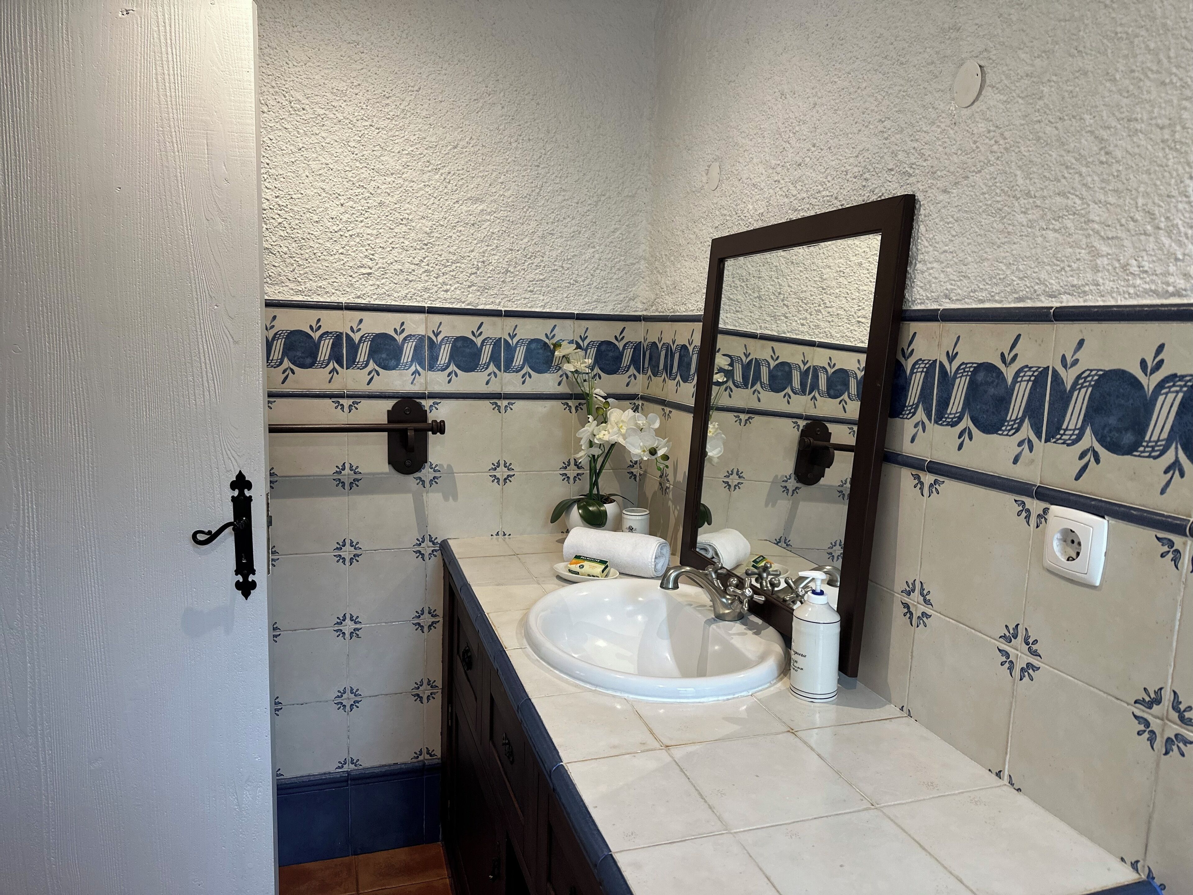 Dusche, Haartrockner, Bidet, Handtücher