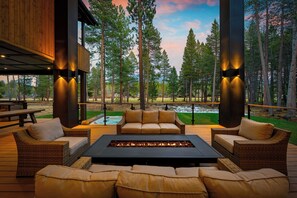 Terrace/patio - 10 bedroom 12 bath Mega Estate on 1 acre with 25 foot ceilings (South Lake Tahoe)