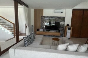 Living area - The Aurum Canggu by Nagisa Bali (Bali)
