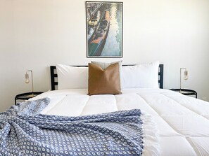 1 slaapkamer, een bureau, een strijkplank/strijkijzer, gratis wifi