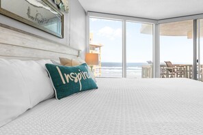 Daire, Birden Çok Yatak, Balkon, Okyanus Manzaralı (Golden Arms 602) | 2 yatak odası, ayrı ayrı dekore edilmiş, ayrı ayrı döşenmiş 