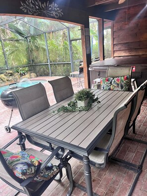 Outdoor dining