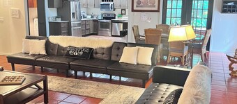 Refuge Home, Jacuzzi & Heated Pool 35 min Orlando.