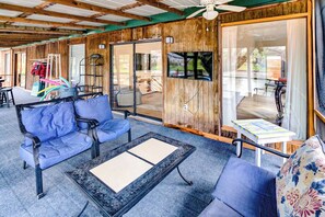 Interior - Peaceful LakeFront home with dock and screened in Porch (Gravois Mills)