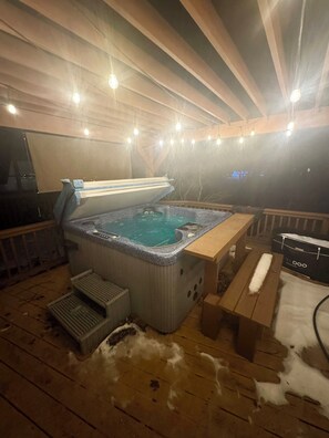 Tina de hidromasaje al aire libre