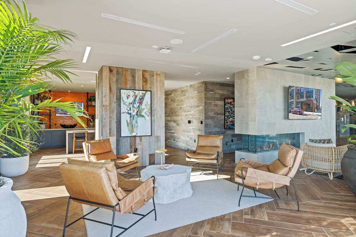 المنشأة من الداخل