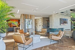 Interior - Work & Stay in Navy Yard | Rooftop Lounge | Long-Term Living Options (Washington)