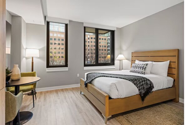 Iron/ironing board, free WiFi, bed sheets