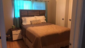 Työpöytä, Wi-Fi, vuodevaatteet