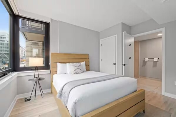 4 bedrooms, iron/ironing board, free WiFi, bed sheets