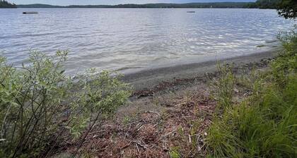 Bright, Spacious Family Getaway with Lake Access