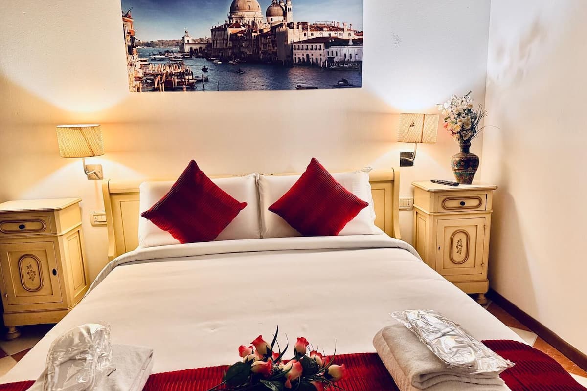 Hefðbundið herbergi með tvíbreiðu rúmi | Ókeypis þráðlaus nettenging