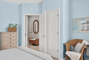 2 bedrooms, iron/ironing board, WiFi, bed sheets - 2BR Condo with Golf Views Near Sunset Beach (Sunset Beach)