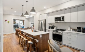 Fridge, microwave, oven, stovetop - Slope Haus | Pvt Hot Tub | Resort Access | Pets (Panorama)
