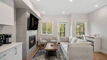 Télévision, cheminée