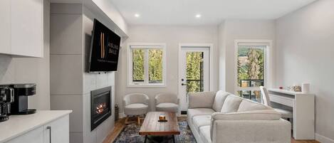 Televisión, chimenea