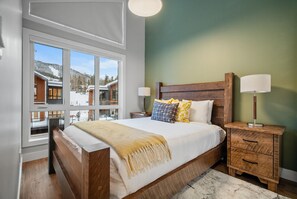 4 bedrooms, desk, WiFi, bed sheets - Slope Haus | Pvt Hot Tub | Resort Access | Pets (Panorama)