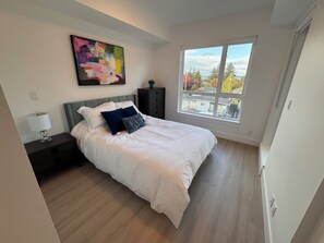 1 slaapkamer, een strijkplank/strijkijzer, wifi, beddengoed