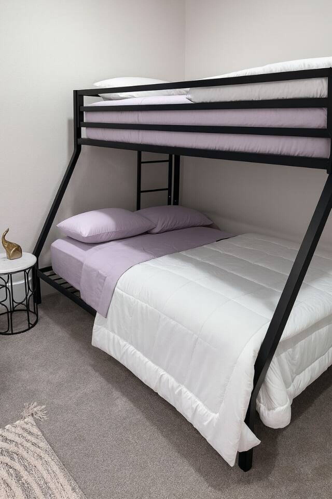 3 多间卧室、办公桌、熨斗/熨衣板、旅行婴儿床