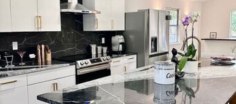 Modern 4BR Retreat w/ Hot Tub & Huge Backyard