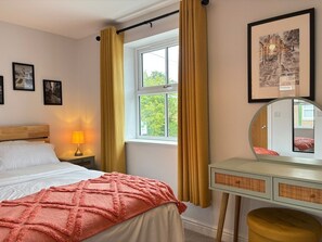 4 soveværelser, strygejern/strygebræt, internetforbindelse, sengetøj