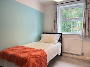 4 Schlafzimmer, Bügeleisen/Bügelbrett, Internetzugang, Bettwäsche