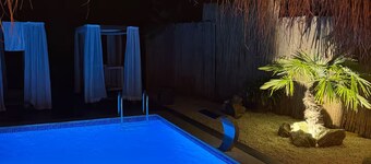 Sıcak Havuzlu Şömineli Jakuzili Villa