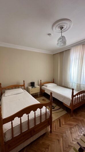 Free WiFi - Sıcak Havuzlu Şömineli Jakuzili Villa (Kartepe)