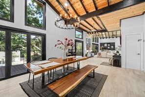 Dining - Spectacular Grand Getaway - Pool • Fire Pit • Bar (Austin)