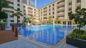 1 bedroom, Internet - JVC 1 bed Sleeps 4 With Swimming Pool (Dubai)