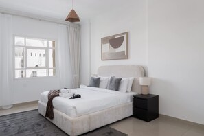 1 bedroom, Internet - JVC 1 bed Sleeps 4 With Swimming Pool (Dubai)