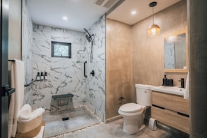 Habitación individual, vista a la alberca | Baño