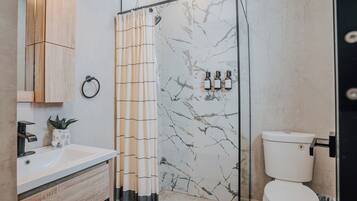 Quarto solteiro | Banheiro