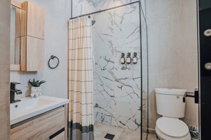 Borinquen | Bathroom