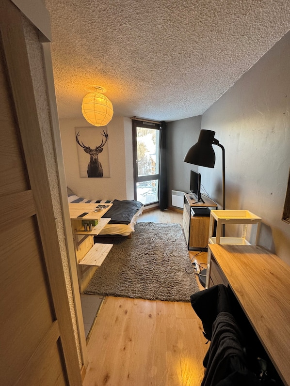 1 bedroom - Newly renovated studio at the foot of the slopes (Vars)