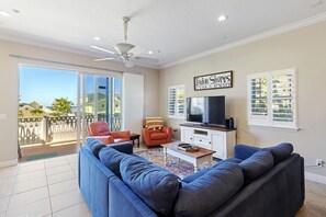 Smart TV, video games - Spacious 4BR/3BA Townhouse Steps from the Beach (Indian Shores)
