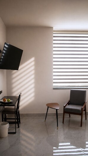 Luxury Double Room, 2 Queen Beds, Ensuite, Ground Floor | Living area - Hotel Boutique Casa Vivaldi (Mérida)