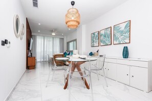 Dining - Deluxe suite Golf View & Jacuzzi at Cana Rock Star (Punta Cana)