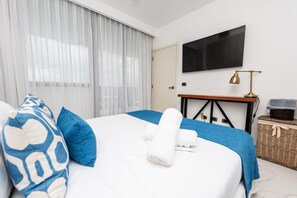 2 عدّة غرف نوم ومكواة/لوح كي وواي فاي وملاءات أسرّة