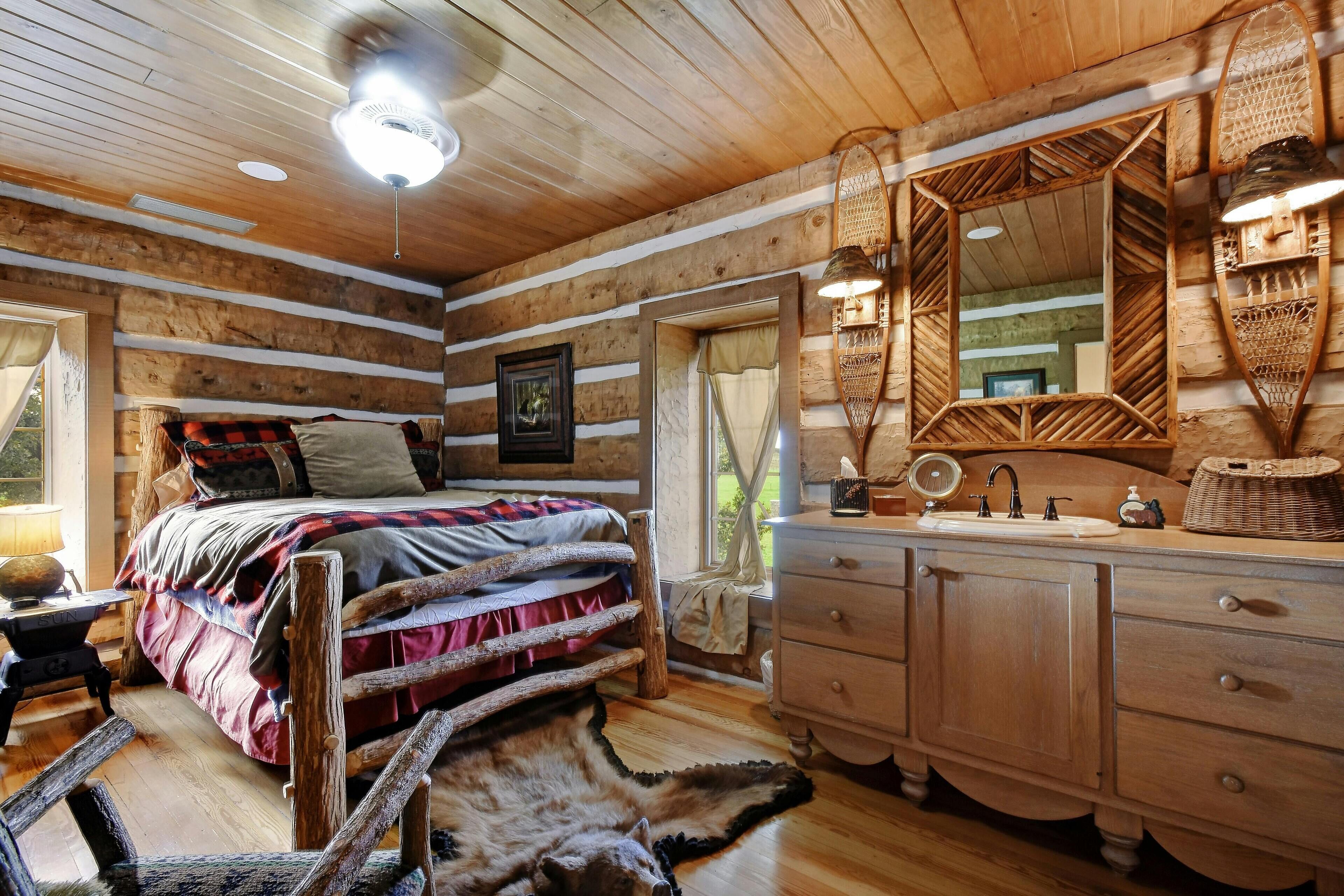 7 chambres, bureau, fer et planche à repasser, lit parapluie