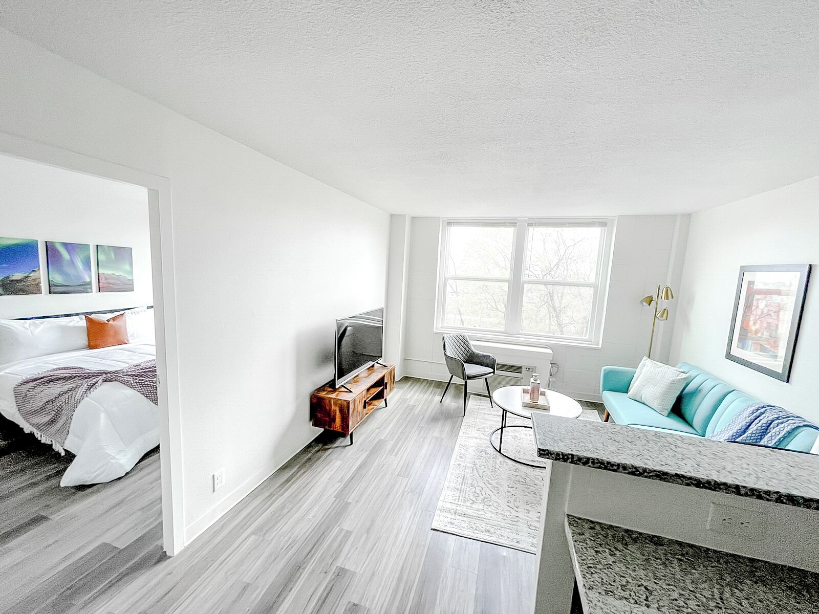 1 habitación, tabla de planchar con plancha, wifi gratis y ropa de cama 