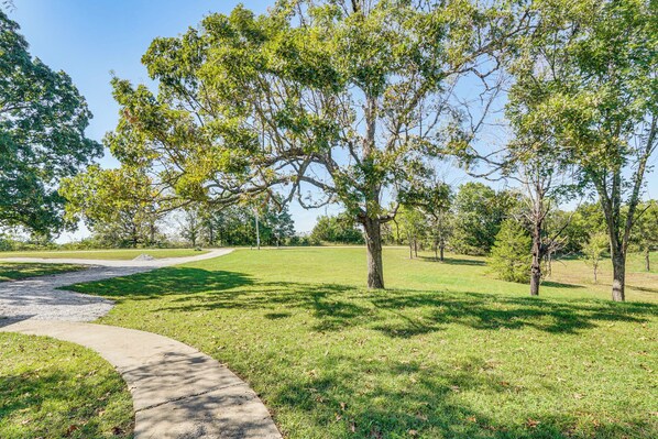 المنطقة المحيطة بالمنشأة