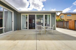 Outdoor dining - Quiet & Convenient! Santa Rosa Family Home w/ Yard (Santa Rosa)