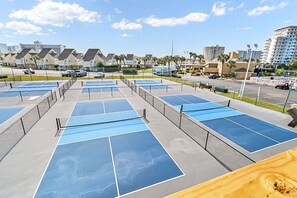 Sport court - Sandpiper Cove Unit 4133 Your Destin Beach Getaway With Free Beach Service (Destin)