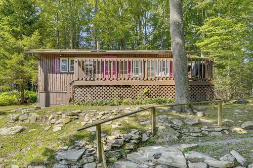 Boat, Hike & Fish: Rustic Greenwood Retreat