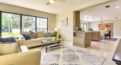 3 Mi to Downtown Bradenton: Family Home w/ Yard!