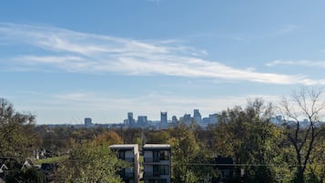 House | 8 bedrooms, Internet