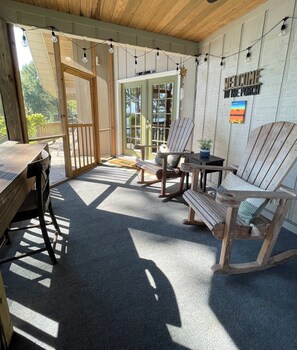 Interior - Waterfront 3 Bedroom Camden Cabin with Gorgeous Views, Firepit and Dock (Camden)